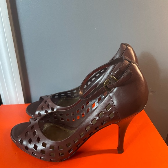 BCBG Sandals - Picture 2 of 3